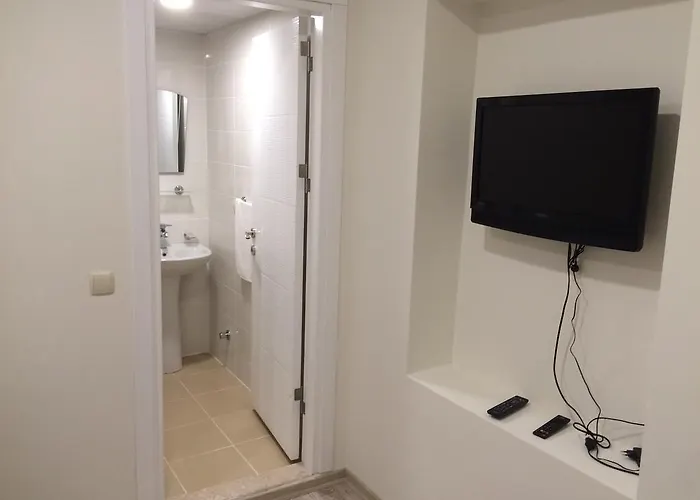 Eli̇t Pansi̇yon Panzió Aydın