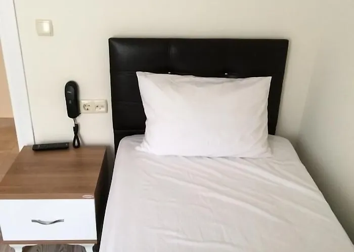 Eli̇t Pansi̇yon Panzió Aydın