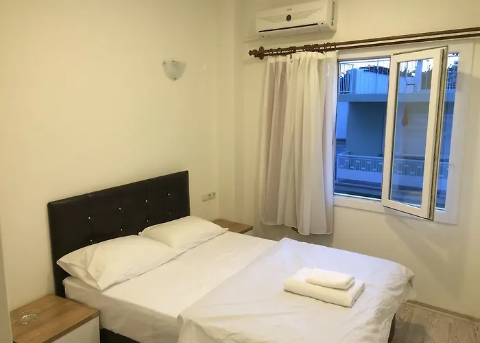 Eli̇t Pansi̇yon Panzió Aydın