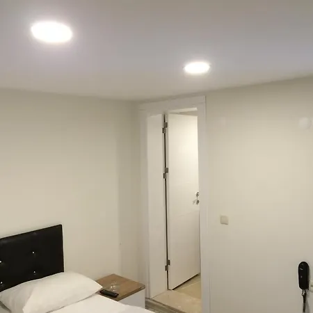 Eli̇t Pansi̇yon 3* Aydın