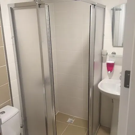 Eli̇t Pansi̇yon Panzió 3*