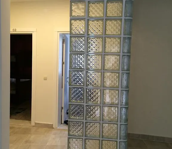 Eli̇t Pansi̇yon 3* איידן